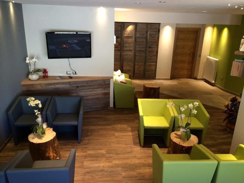 Hotel Fortini 마돈나 디 캄필리오 외부 사진